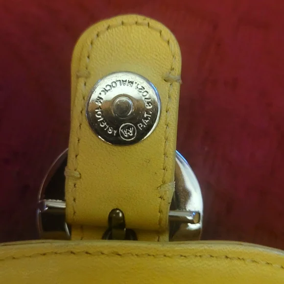 Givenchy yellow leather wallet or cross body on original chain - Picture 4 of 12